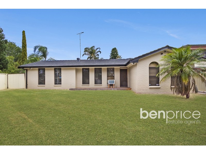 15 Avon Place, St Clair NSW 2759