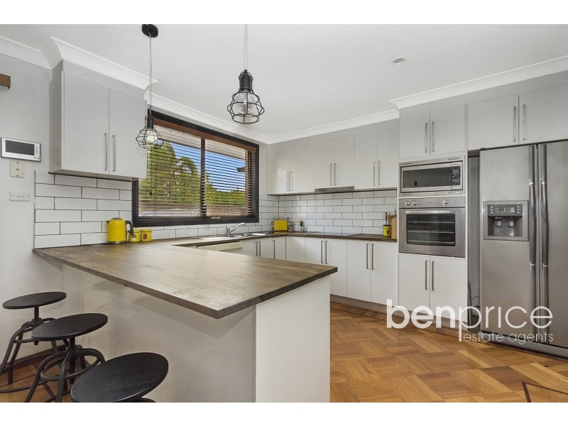 15 Avon Place, St Clair NSW 2759