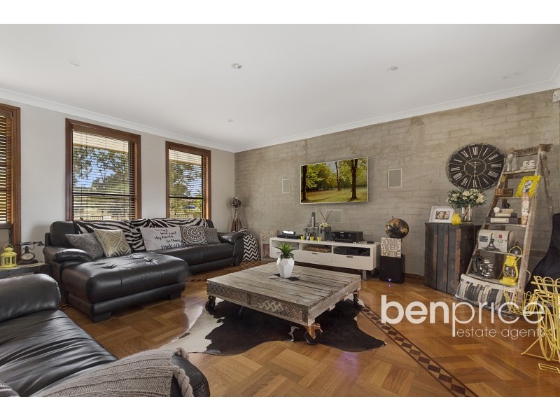 15 Avon Place, St Clair NSW 2759