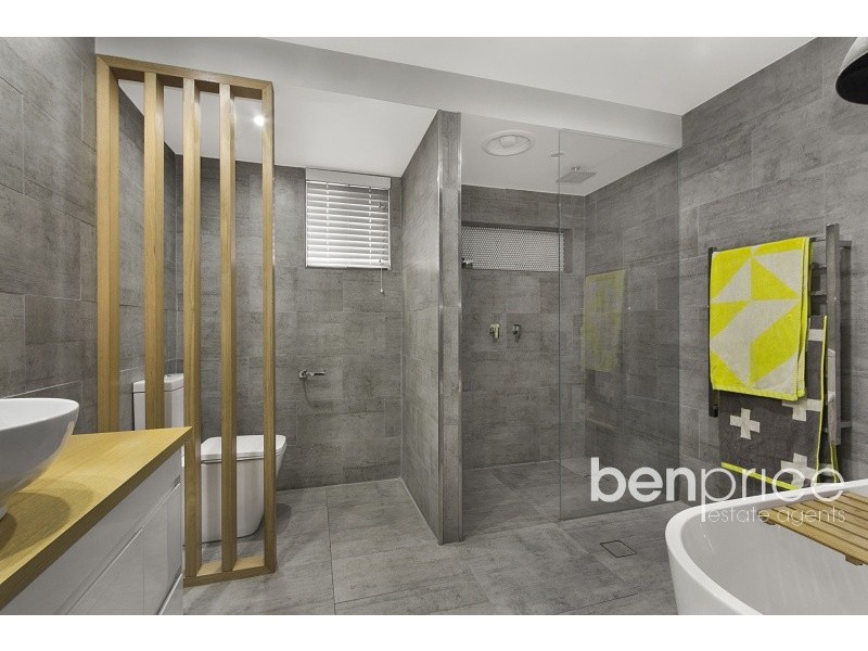 15 Avon Place, St Clair NSW 2759