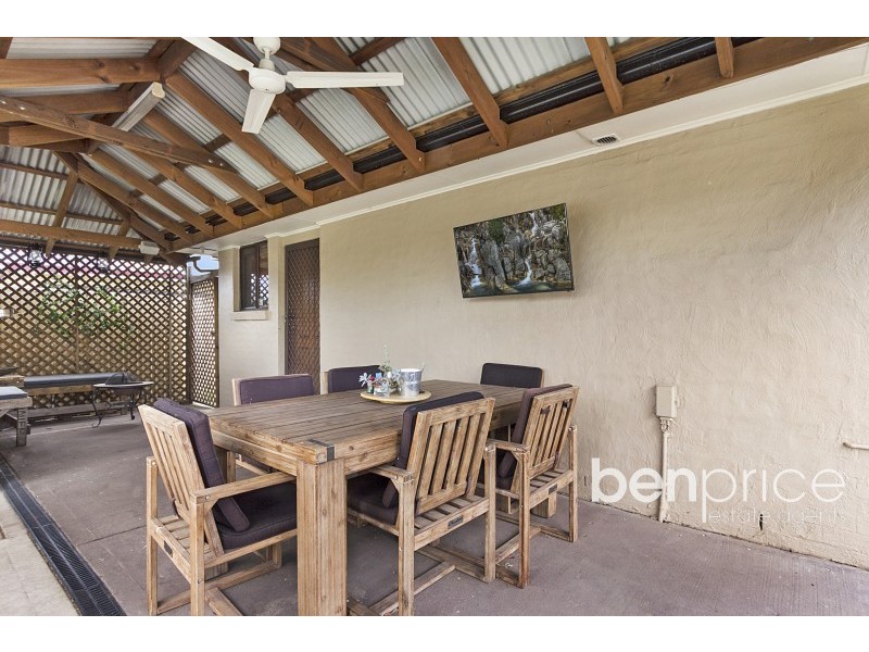 15 Avon Place, St Clair NSW 2759