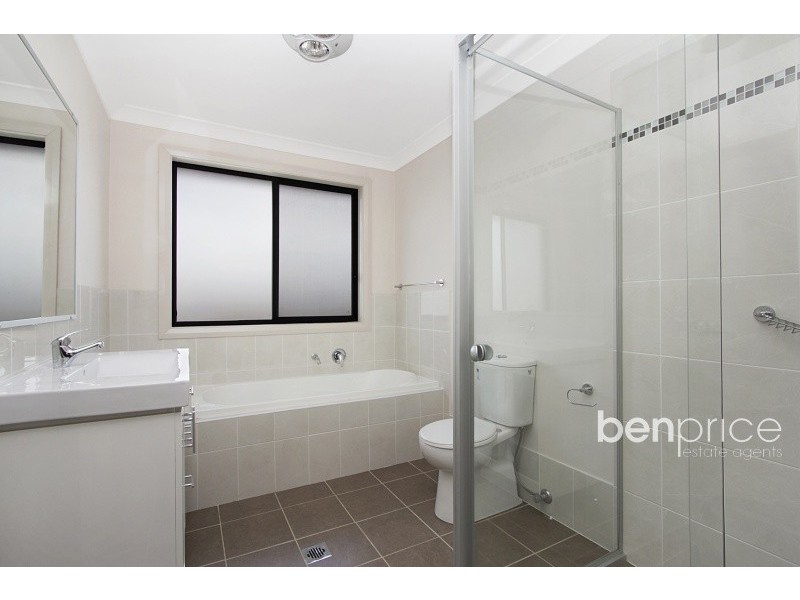 11 Finsbury Circuit, Ropes Crossing NSW 2760