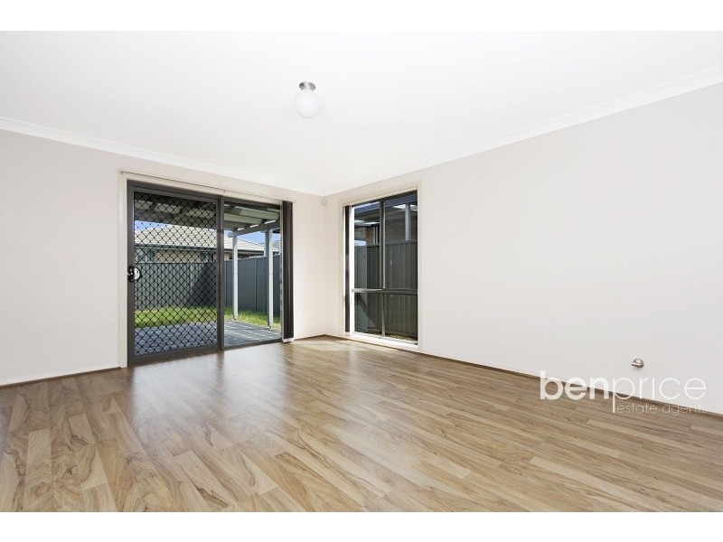 11 Finsbury Circuit, Ropes Crossing NSW 2760