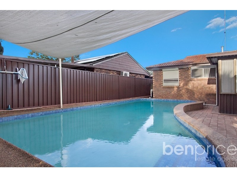 66 Menzies Circuit, St Clair NSW 2759