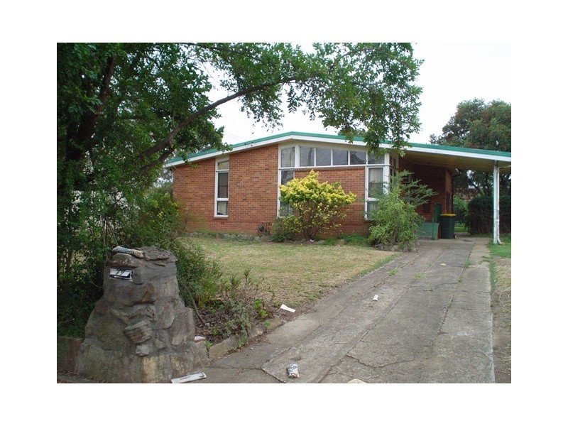 17 Falkirk Place, Dharruk NSW 2770