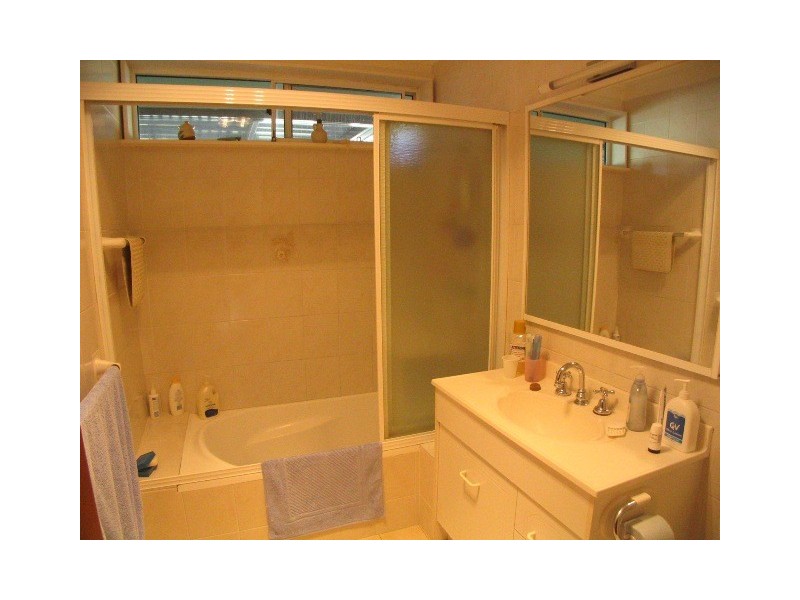 10 Tahiti Place, Lethbridge Park NSW 2770