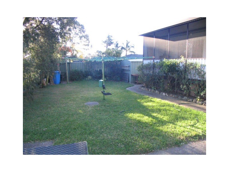 10 Tahiti Place, Lethbridge Park NSW 2770