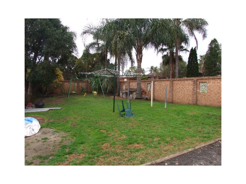 64 Shadlow Cres, St Clair NSW 2759