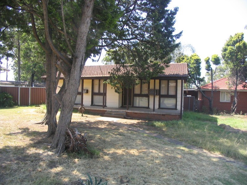 244 Woodstock Avenue, Whalan NSW 2770