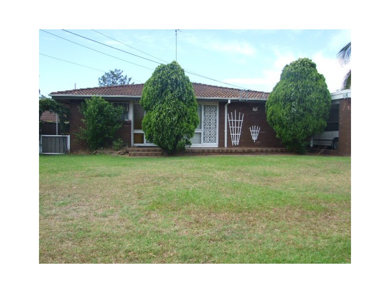 4 Malakau, Whalan NSW 2770