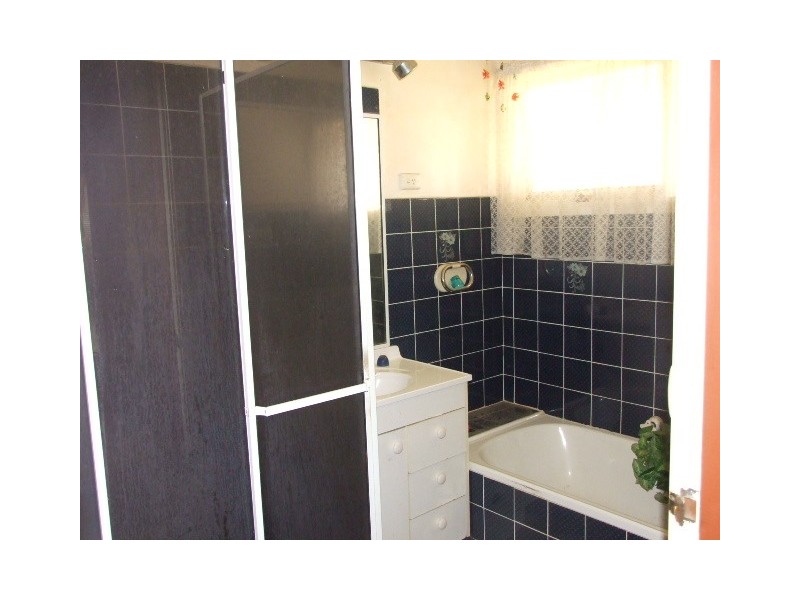 4 Malakau, Whalan NSW 2770