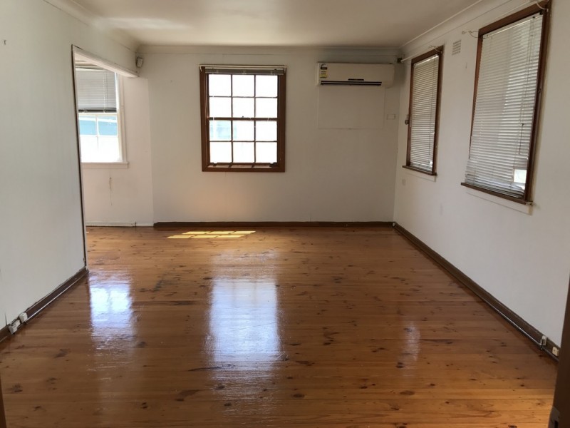 30 Minadanao Avenue, Lethbridge Park NSW 2770