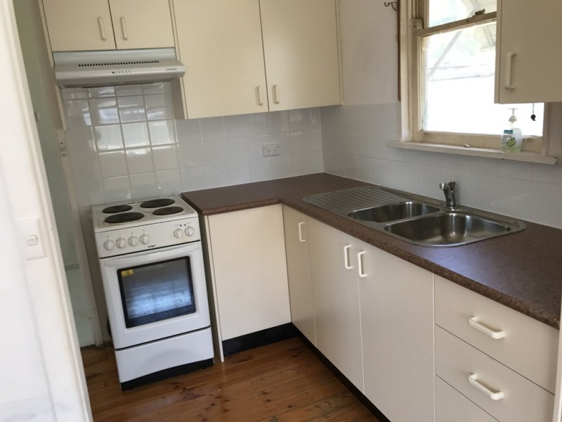 30 Minadanao Avenue, Lethbridge Park NSW 2770