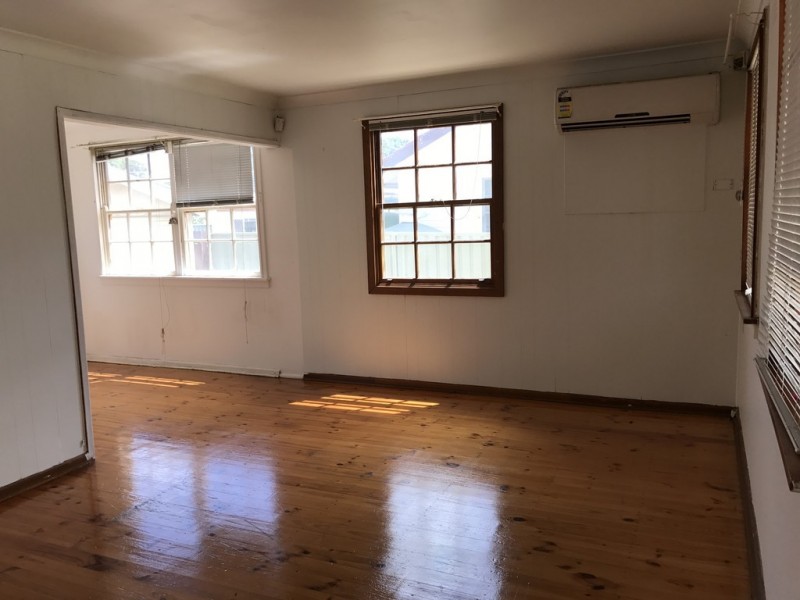 30 Minadanao Avenue, Lethbridge Park NSW 2770