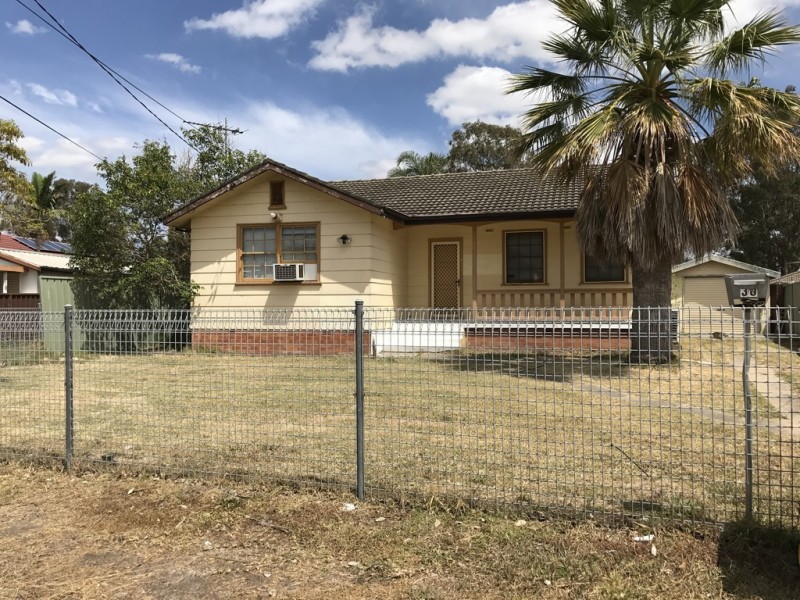 30 Minadanao Avenue, Lethbridge Park NSW 2770