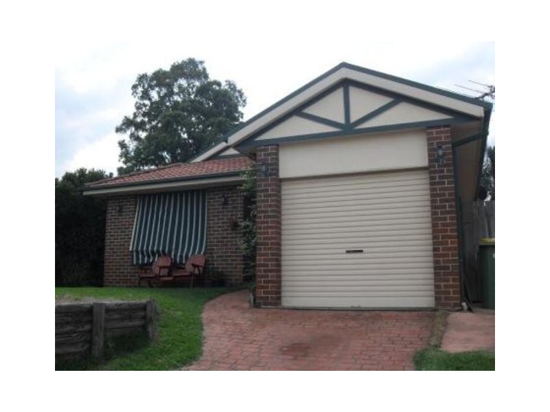 10 Poa Place, Glenmore Park NSW 2745