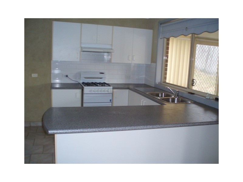 10 Poa Place, Glenmore Park NSW 2745