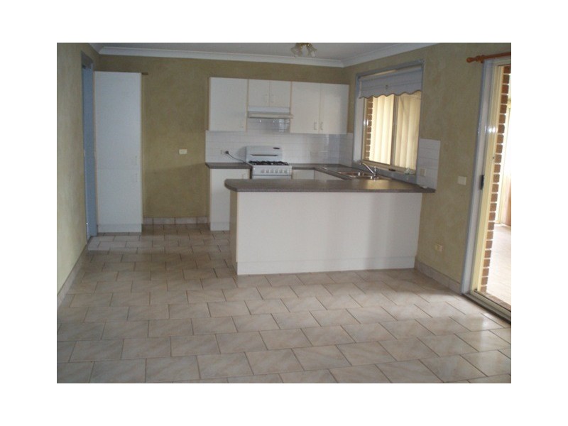 10 Poa Place, Glenmore Park NSW 2745