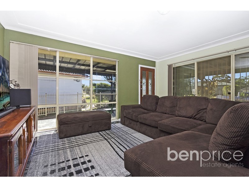 28 Finisterre Avenue, Whalan NSW 2770