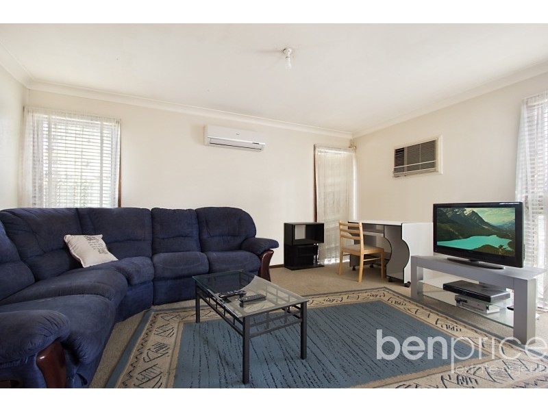 38 Parkes Cres, Blackett NSW 2770