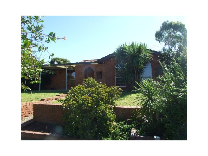 1 Malone Cres, Dean Park NSW 2761