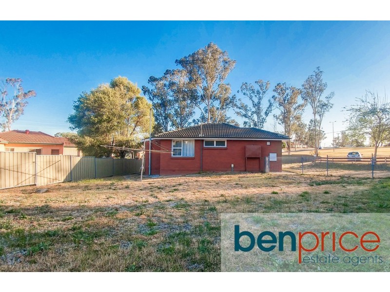 8 Chester Avenue, Cambridge Park NSW 2747