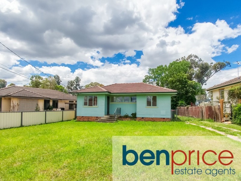 27 Gasmata crescent, Whalan NSW 2770