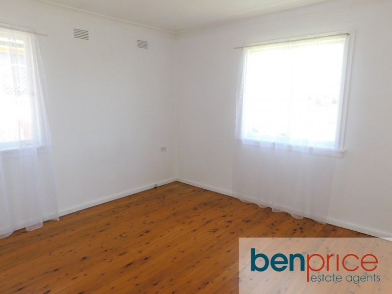 27 Gasmata crescent, Whalan NSW 2770