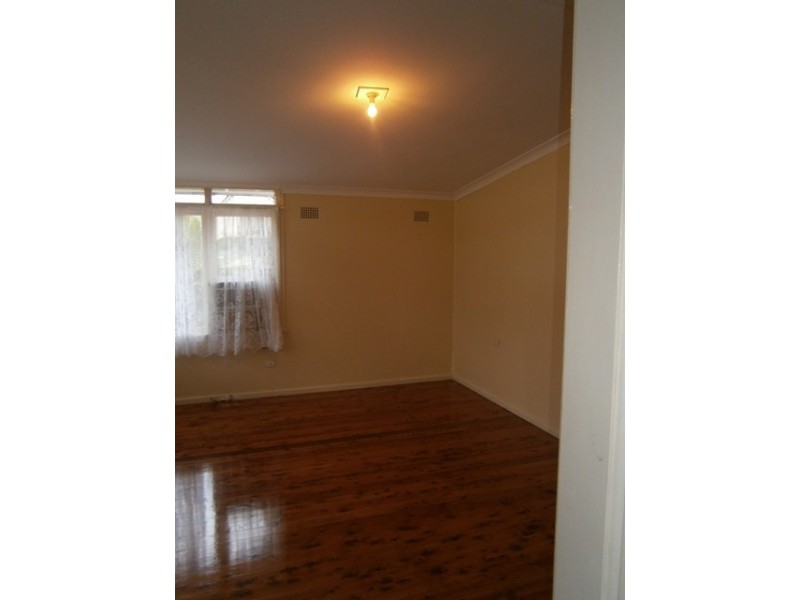 62 Lucena Crescent, Lethbridge Park NSW 2770