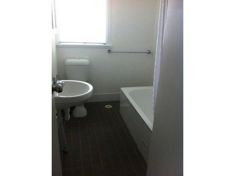 36 Pitcairn Avenue, Lethbridge Park NSW 2770