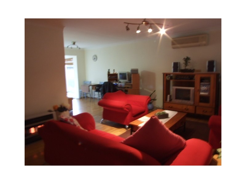 64 Shadlow Cres, St Clair NSW 2759