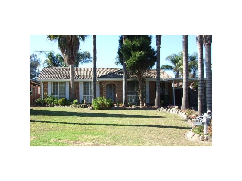 3 Amazon Place, St Clair NSW 2759