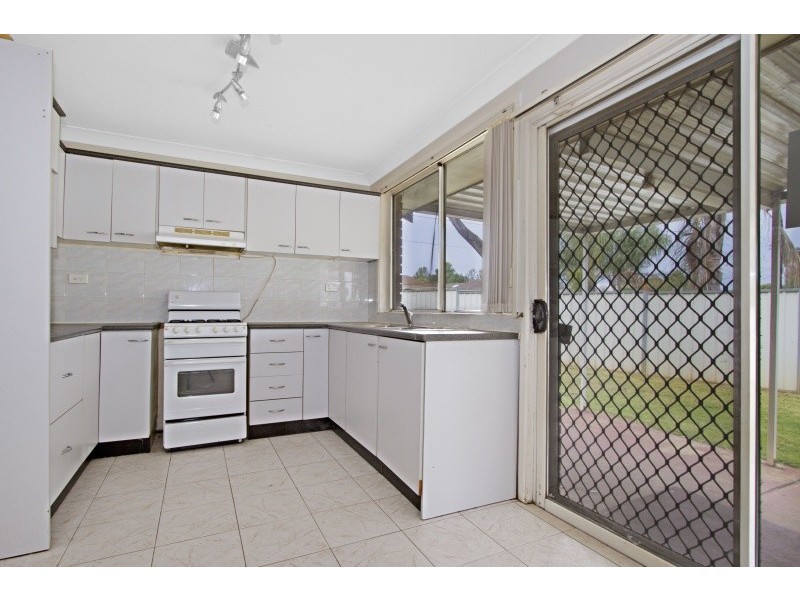 43 Eloura Street, Dharruk NSW 2770