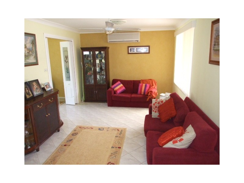 4 Olympic Court, Bradbury NSW 2560