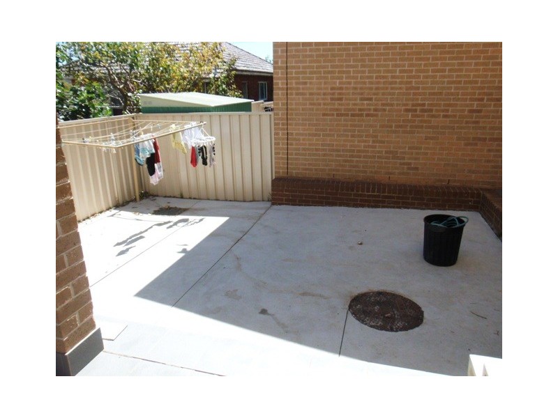 8/2a Federal Road, Seven Hills NSW 2147