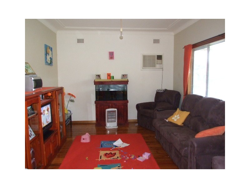 44 Dorothy Cres, Colyton NSW 2760