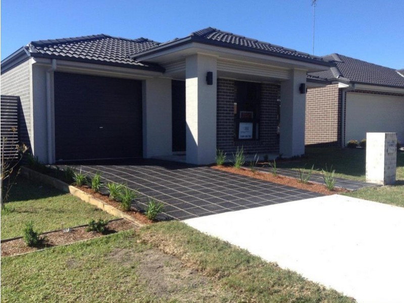 37 Lawler Street, Ropes Crossing NSW 2760