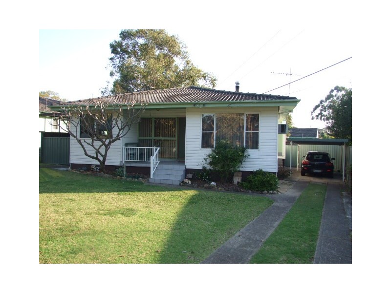 10 Tahiti Ave, Lethbridge Park NSW 2770