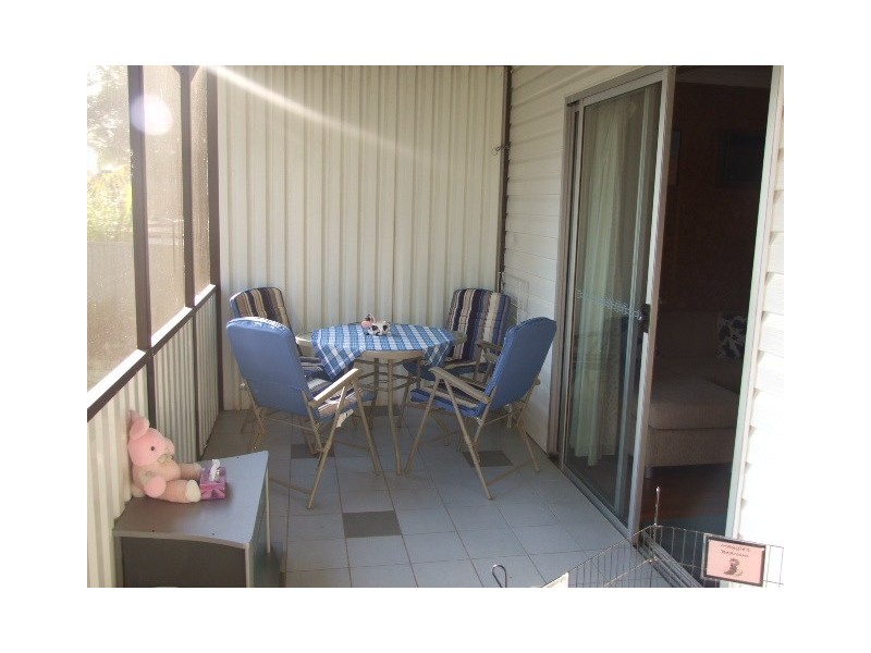 10 Tahiti Ave, Lethbridge Park NSW 2770