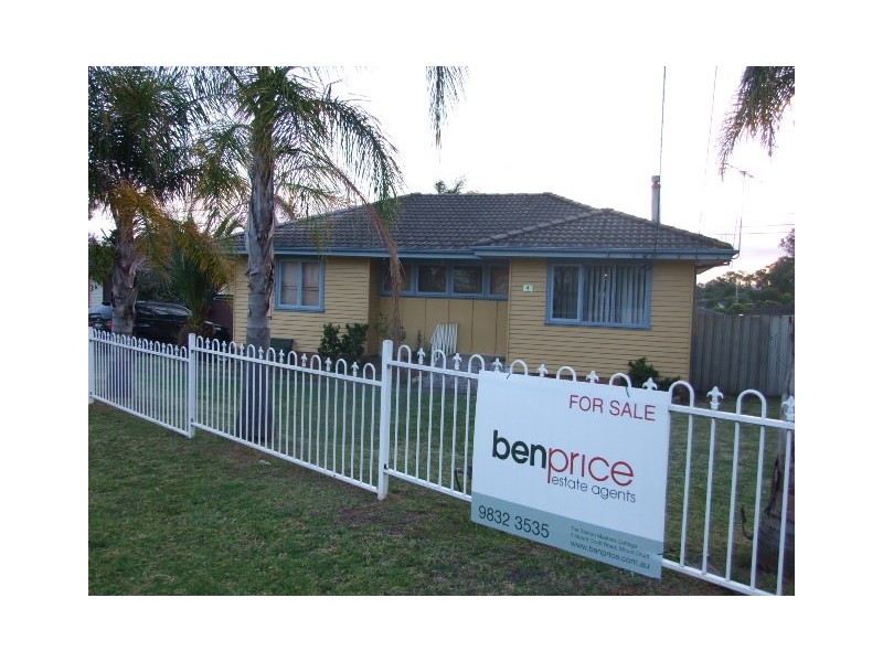 4 Finisterre Avenue, Whalan NSW 2770