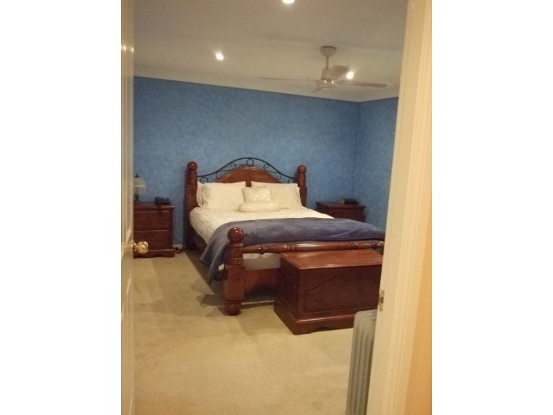 4 Finisterre Avenue, Whalan NSW 2770