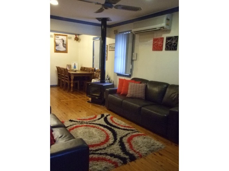 4 Finisterre Avenue, Whalan NSW 2770