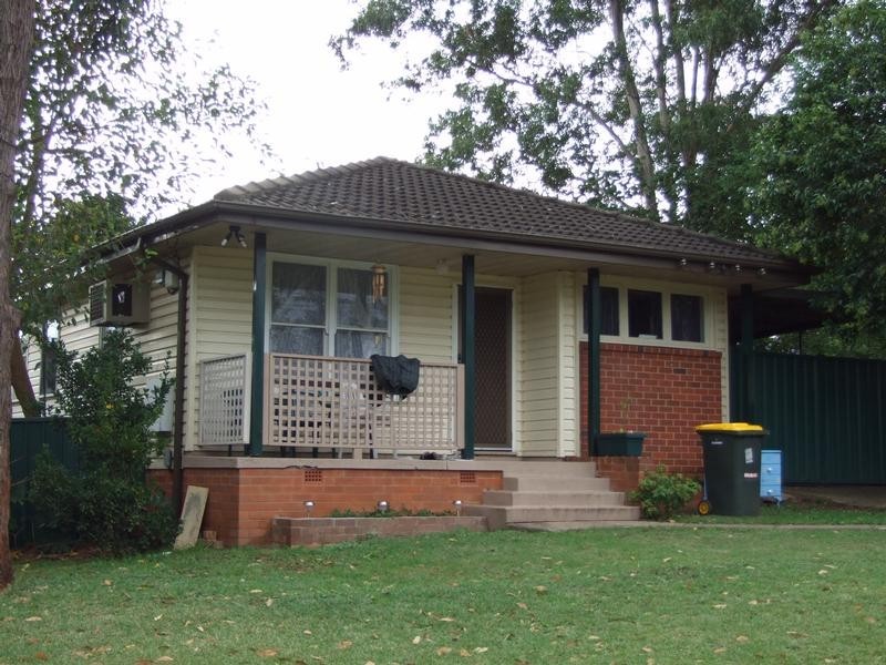 4 Dufek Place, Tregear NSW 2770