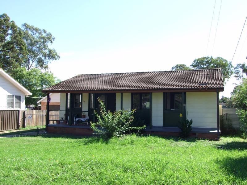 39 Pitcairn Avenue, Lethbridge Park NSW 2770