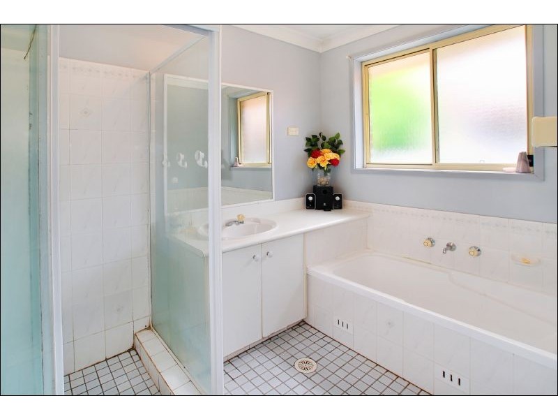10 Poa Place, Glenmore Park NSW 2745