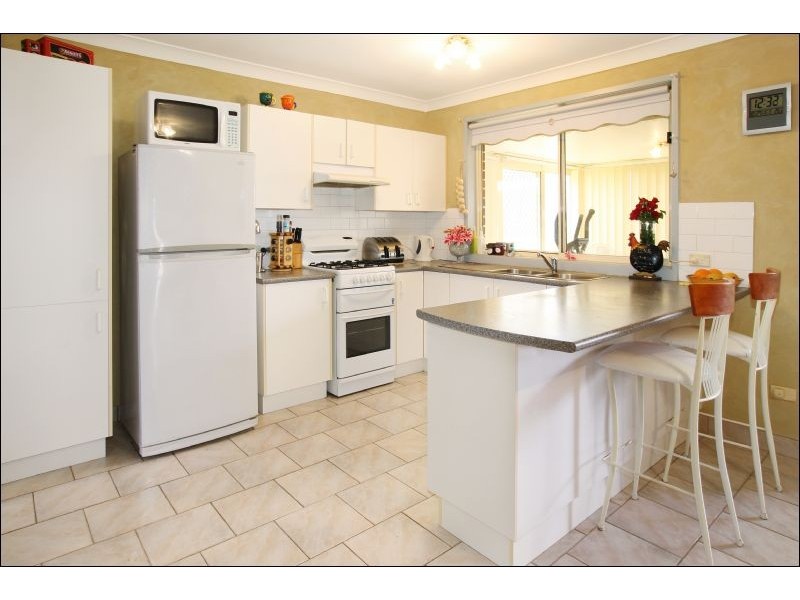 10 Poa Place, Glenmore Park NSW 2745