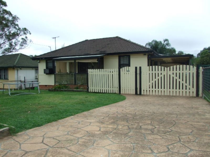 18 Rabual Ave, Whalan NSW 2770