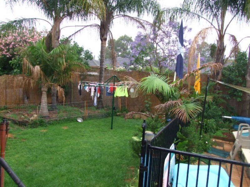 18 Rabual Ave, Whalan NSW 2770