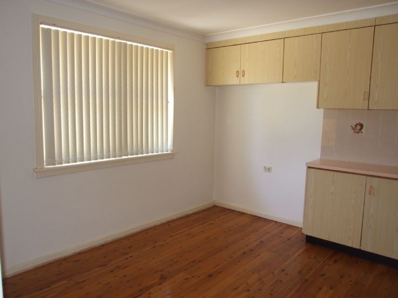 27 Tasman Ave, Lethbridge Park NSW 2770