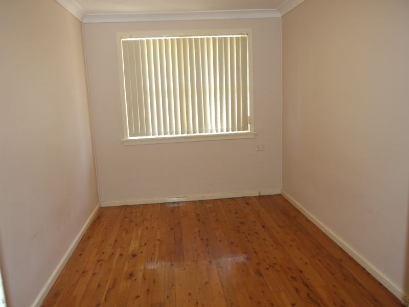 27 Tasman Ave, Lethbridge Park NSW 2770